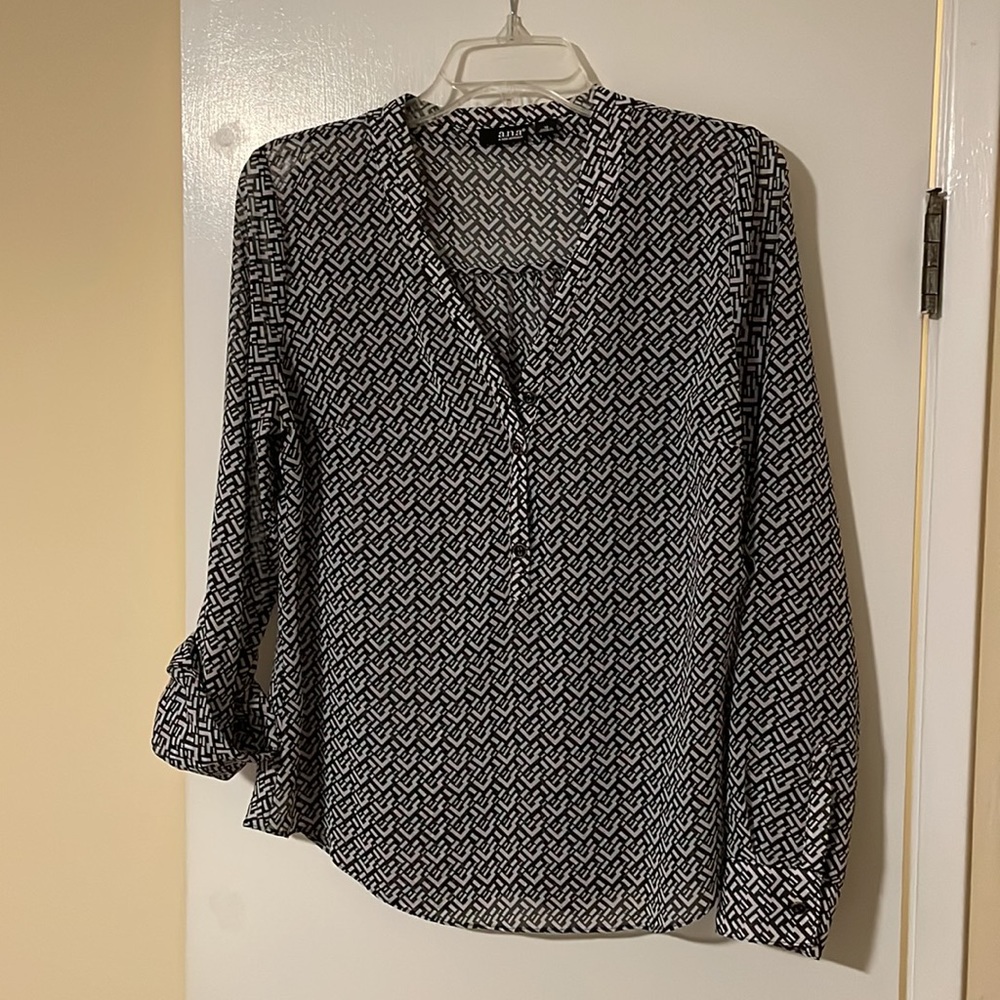 A.n.a. Sheer blouse black and white pattern - goes with everything! Sz M